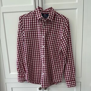 Vineyard Vines burgundy and White Checkered Shirt. Slim fit whale shirt. M